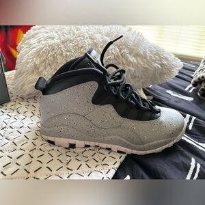Air Jordan Retro 10 ‘Cement’ size 7Y